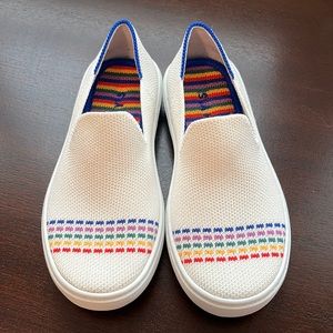 Never Worn Kids Rothy’s Rainbow Sneaker Size 11